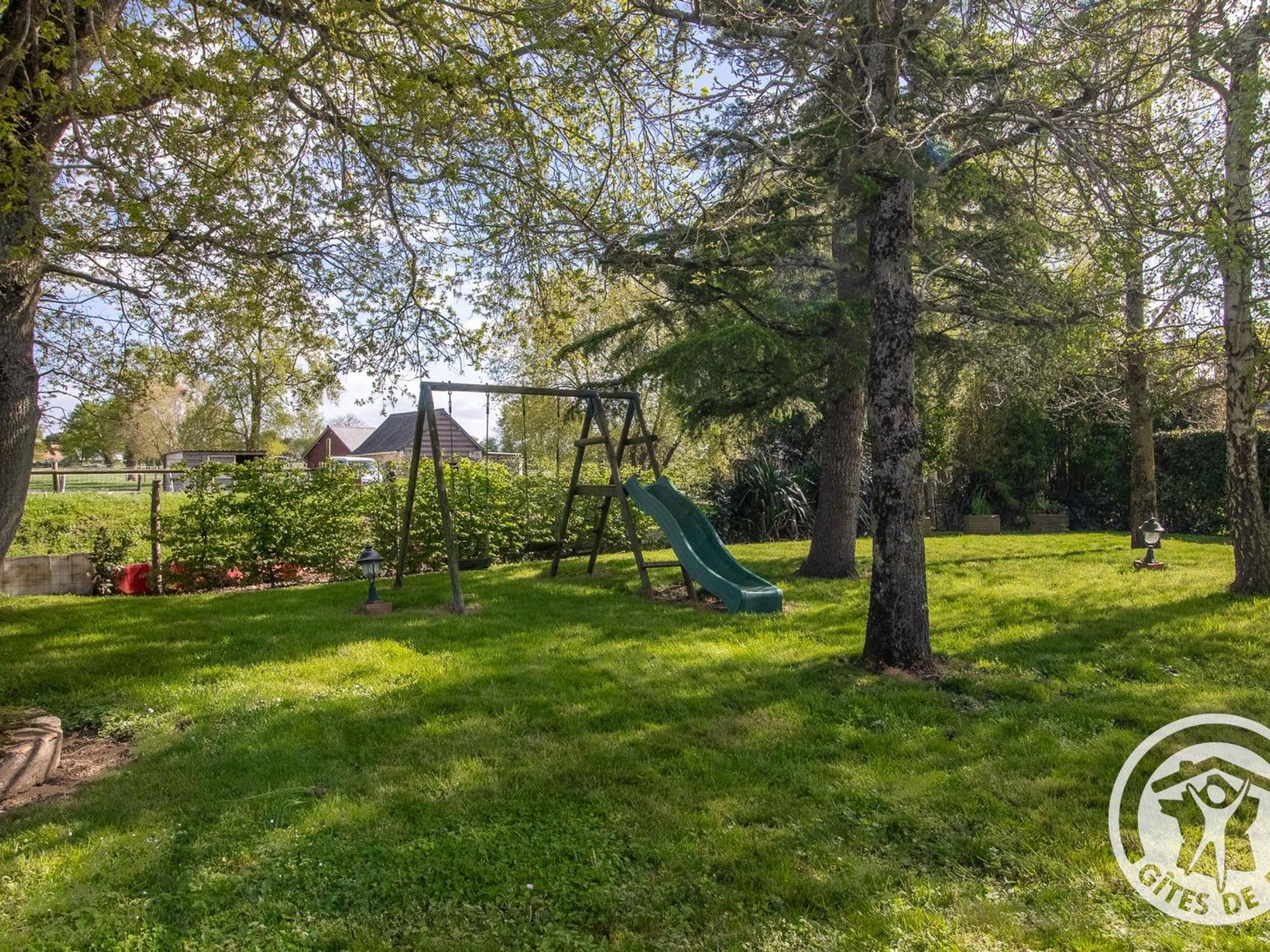 Gite Charmant Avec Jardin, Proche Activites Nautiques - Fr-1-622-75 Morannes sur Sarthe-Daumeray エクステリア 写真